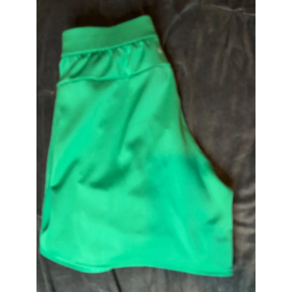 Adidas Aeroready Mens Athletic Shorts Green Zipper Pockets RN 88387